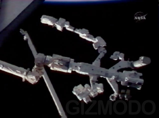 Illustration for article titled First Pictures of Completed Dextre Giant Space Robot